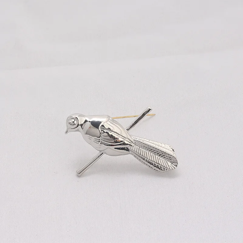 Vintage Bird Brooches Petyr Baelish Pin Badge New Movie Animal Jewelry Men Women Wholesale - Image 8