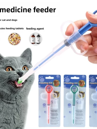 Integrated pet medicine dispenser, cat and dog syringe, cat pill syringe, dropper, deworming feeder