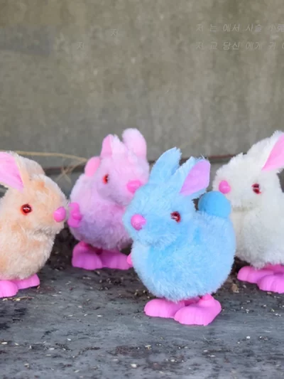 Pet Cat Toys Jumping Walking Hopping Cartoon Plush Chicken Clockwork Cat Interative Playing Toy Wind Up Chick Kitten Supplies
