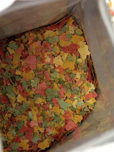 Small Tropical Ornamental Fish Feed Aquarium Fish Thin Slice Feed Fish Feed Seedling Growth Food Family Fishing Tools