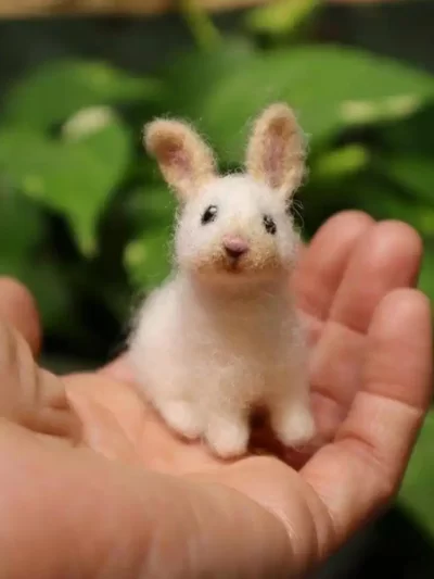 Bunny Figurine Exquisite Workmanship Adorable Wool Felt Miniature Rabbit Statue Easter Decor Rabbit Ornament Decorative