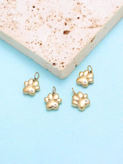 A set of four cute cat claw accessories