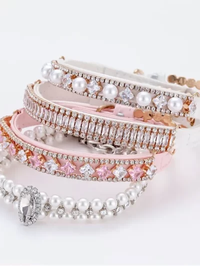Dog Cat Pearl Collars with Crystal Rhinestone Pearl Cat Necklace Adjustable PU Leather Neck Strap for Small Dogs Cat Accessories