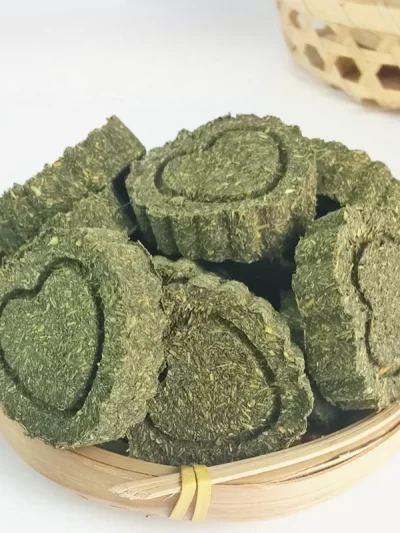 Rabbit Chew Toys Grass Woven Natural Rabbit Chew Carrot Rabbit Chew Sticks Small Animals Grinding Teeth Supplies Carrot toys