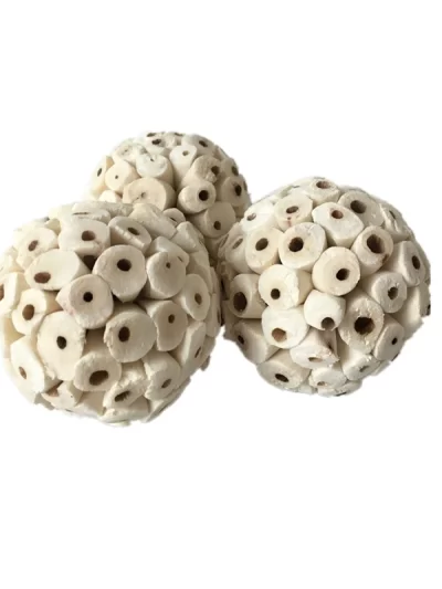 3 Pack Bird Chewing Toy Natural Sola Ball Parrot Shredder Foraging Toy for Finch Cockatiel African for Grey Gerbil DropShipping